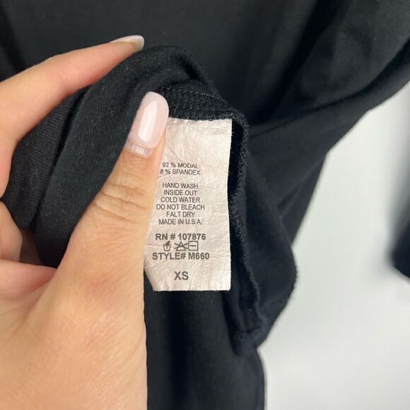 Comfy USA Black Cut Out Chest Long Sleeve Tunic XS - Picture 4 of 5